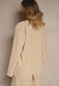 Renee - Beżowa Marynarka z Modalu o Pudełkowym Fasonie Oversize z Kieszonkami Maviline. Kolor: beżowy