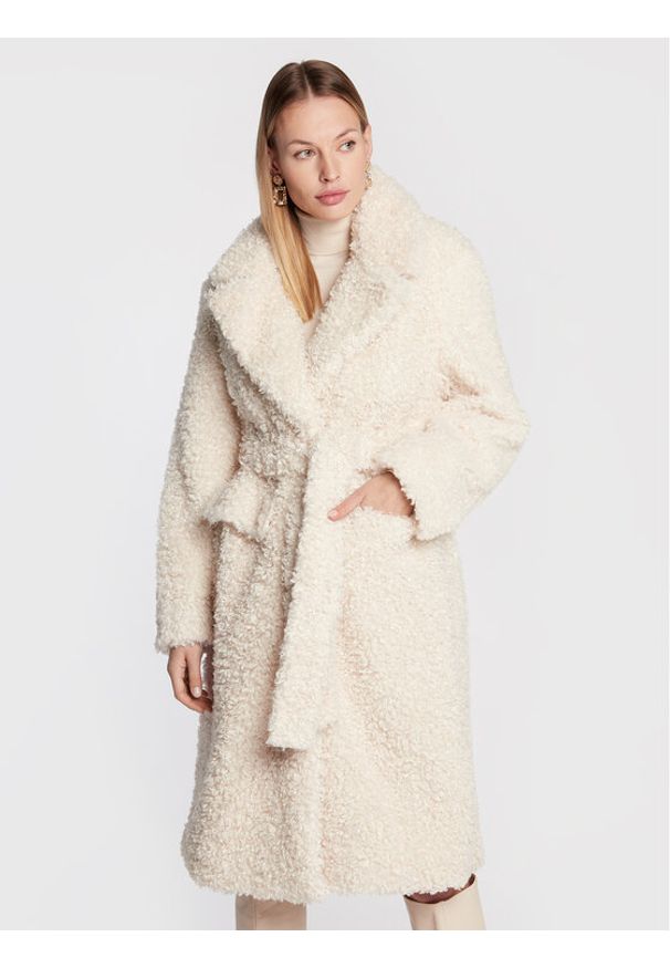 Futro Pinko. Kolor: beżowy. Materiał: futro