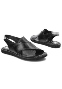 Czarne Sandały Nessi Wygodne Skórzane Buty. Okazja: na co dzień. Zapięcie: pasek. Kolor: czarny. Materiał: skóra. Sezon: lato. Styl: casual, klasyczny, elegancki