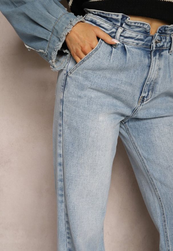 Renee - Niebieskie Jeansy Spodnie High Waist z Szerokimi Nogawkami Sancilla. Stan: podwyższony. Kolor: niebieski. Materiał: jeans. Styl: retro, elegancki