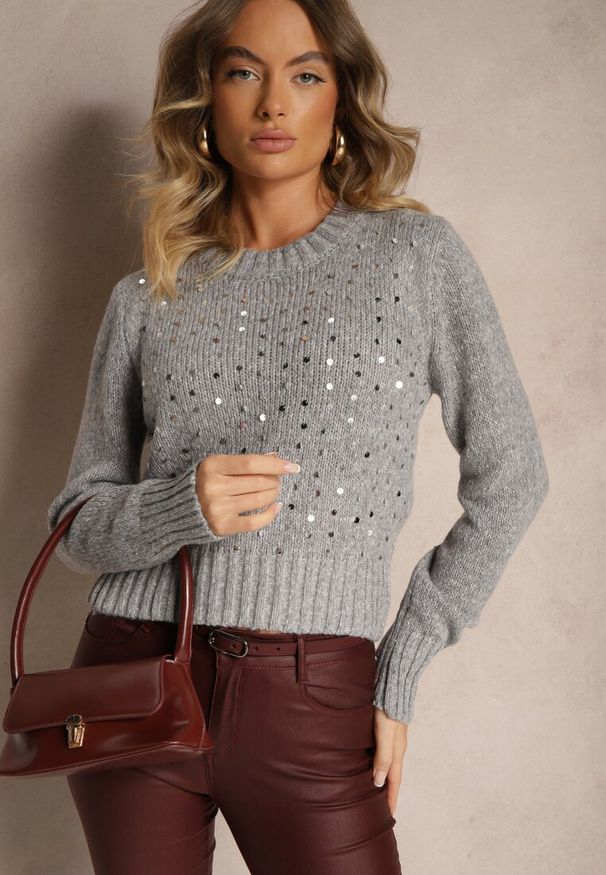 Renee - Szary Sweter z Bawełną i Cekinami Savintha. Okazja: na co dzień. Kolor: szary. Materiał: bawełna. Wzór: aplikacja. Styl: elegancki, casual
