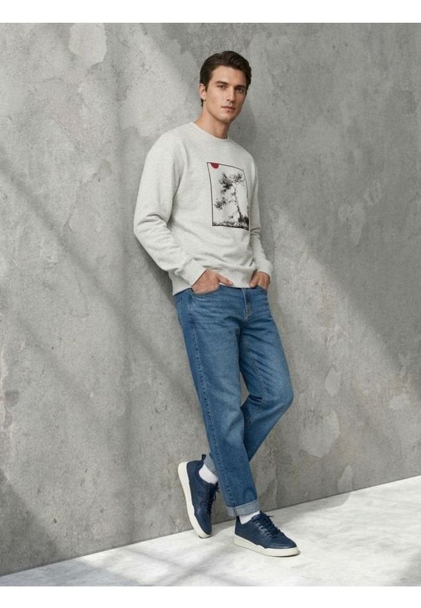 Sinsay - Bluza crewneck z nadrukiem comfort - beżowy. Kolor: beżowy. Wzór: nadruk