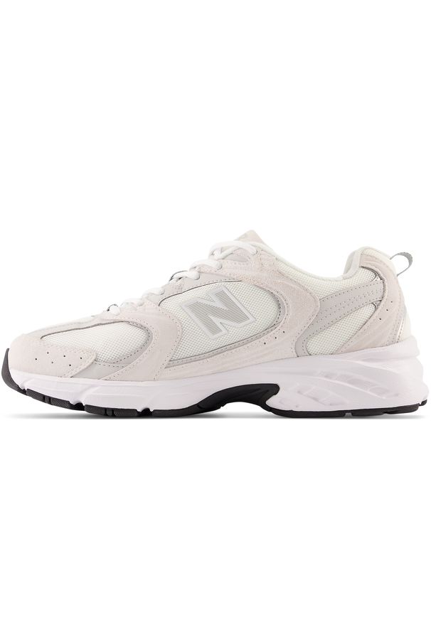 Buty unisex New Balance MR530CE – beżowe. Okazja: na co dzień. Kolor: beżowy. Materiał: tkanina, materiał, tworzywo sztuczne. Szerokość cholewki: normalna. Sezon: lato