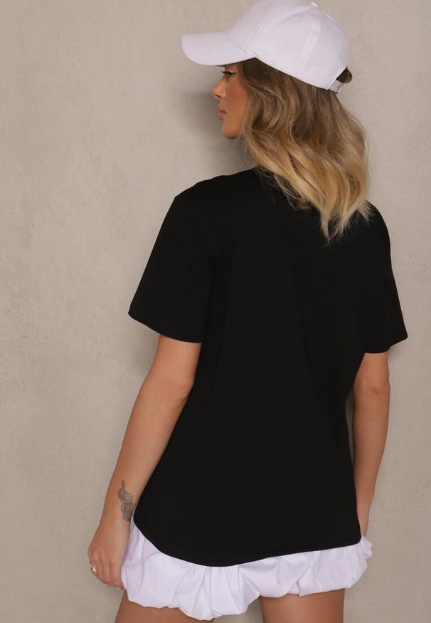 Renee - Czarny T-shirt z Bawełny z Haftowanymi Detalami w Wiśnie Nevianeva. Okazja: do pracy, na co dzień. Kolor: czarny. Materiał: bawełna. Wzór: haft. Styl: elegancki, casual