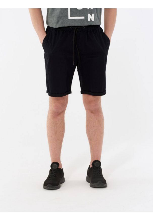 outhorn - Spodenki tkaninowe męskie. Okazja: na co dzień. Materiał: tkanina. Sezon: lato. Styl: sportowy, casual