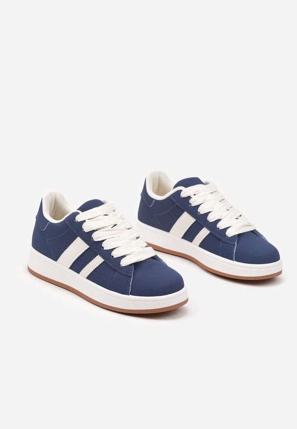 Born2be - Granatowe Sneakersy z Ozdobnymi Naszywkami z Boku Galdexis. Okazja: na spacer, na co dzień. Kolor: niebieski. Wzór: aplikacja. Sport: turystyka piesza