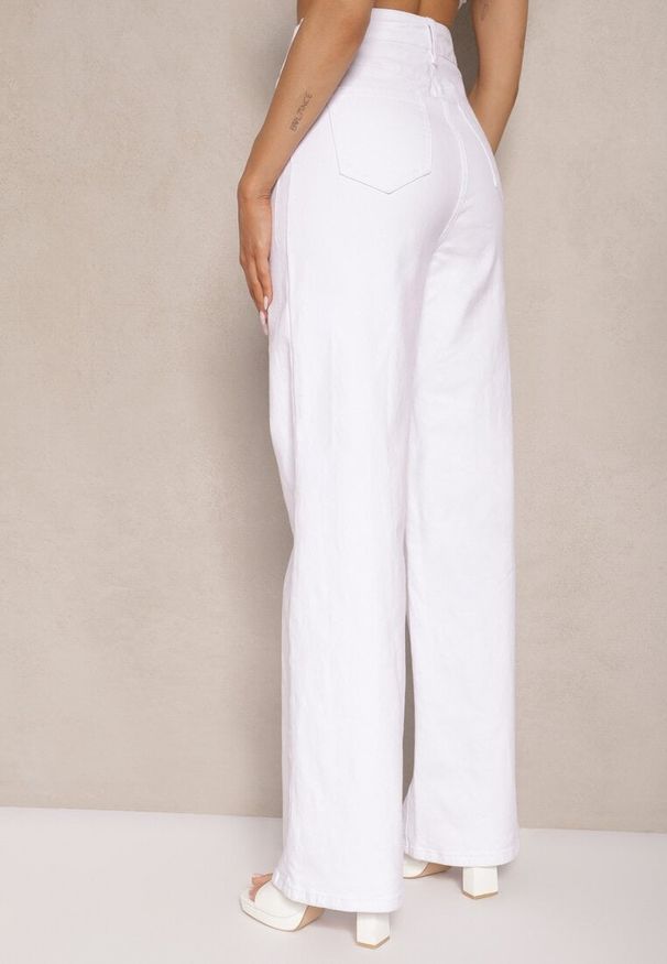 Renee - Białe Jeansy High Waist o Szerokim Kroju Sallizia. Stan: podwyższony. Kolor: biały. Styl: klasyczny