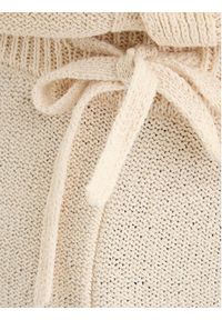 TOMMY HILFIGER - Tommy Hilfiger Szorty materiałowe MW0MW42797 Kremowy Regular Fit. Kolor: kremowy. Materiał: bawełna #4