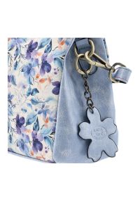 Torebka damska Laura Vita, usztywniona forma z kwiatowym motywem, wykonana z połączenia materiałów o zróżnicowanej fakturze, z wygodnymi uchwytami do. Kolor: niebieski. Wzór: kwiaty. Styl: casual, elegancki. Rodzaj torebki: na ramię #3
