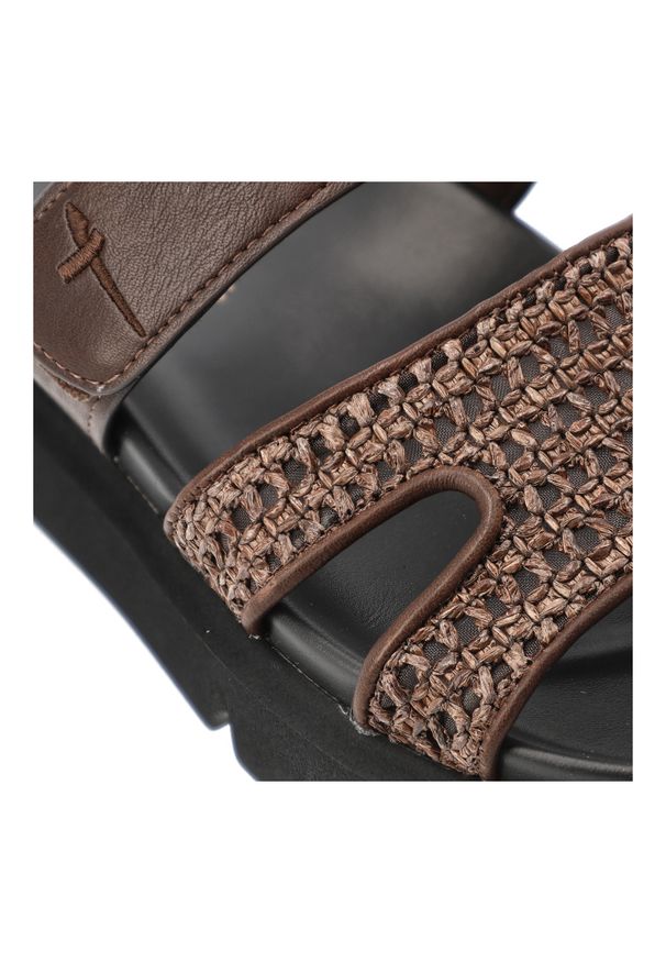 Klapki damskie Tamaris, cholewka ze skóry ekologicznej i materiału tekstylnego plecionego z szerokimi paskami zapinane na rzep, brązowe, 1-27422-46 3. Kolor: brązowy. Materiał: materiał, skóra ekologiczna