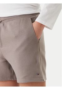 Tommy Jeans Szorty sportowe DM0DM21931 Beżowy Regular Fit. Kolor: beżowy. Materiał: bawełna. Styl: sportowy #2