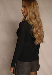 Renee - Czarna Wiskozowa Bluzka Longsleeve Golf z Kaszmirem Vidara. Typ kołnierza: golf. Kolor: czarny. Materiał: wiskoza, kaszmir. Długość rękawa: długi rękaw #3