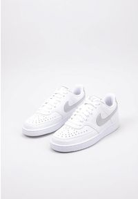 Buty sportowe damskie sneakersy Nike COURT VISION LO. Kolor: biały. Model: Nike Court. Sport: turystyka piesza