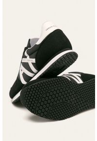 Armani Exchange - Buty. Nosek buta: okrągły. Zapięcie: sznurówki. Kolor: czarny. Materiał: guma #2