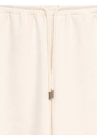 Big-Star - Szorty damskie dresowe z wiskozy kremowe Lunaras 102. Kolor: kremowy. Materiał: wiskoza, dresówka. Styl: elegancki, klasyczny #2