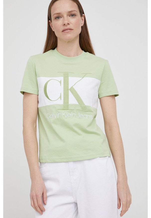 Calvin Klein Jeans t-shirt bawełniany J20J218258.PPYY kolor zielony. Okazja: na co dzień. Kolor: zielony. Materiał: bawełna. Długość rękawa: krótki rękaw. Długość: krótkie. Styl: casual