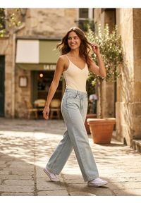 Sinsay - Body na regulowanych ramiączkach basic - żółty. Kolor: żółty. Długość rękawa: na ramiączkach #1