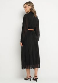 Born2be - Czarna Plisowana Sukienka o Koszulowym Kroju z Dodatkowym Paskiem Mialessa. Okazja: na co dzień. Kolor: czarny. Materiał: materiał. Typ sukienki: koszulowe. Styl: klasyczny, casual, elegancki #6
