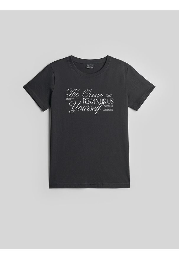 4f - 4F T-shirt regular z nadrukiem damski - czarny XL. Okazja: na co dzień, na spacer, do pracy. Kolor: czarny. Materiał: materiał, bawełna. Wzór: nadruk. Styl: casual