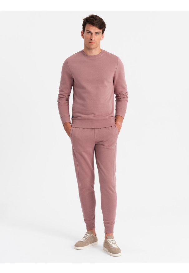 Ombre Clothing - Dresowy komplet męski bawełniany BASIC bluza nierozpinana + joggery – ciemnoróżowy V4. Kolor: różowy. Materiał: dresówka, bawełna. Wzór: jednolity