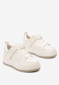 Born2be - Białe Skórzane Sneakersy na Grubej Podeszwie z Przeszyciami Fallonisse. Kolor: biały. Materiał: skóra #3