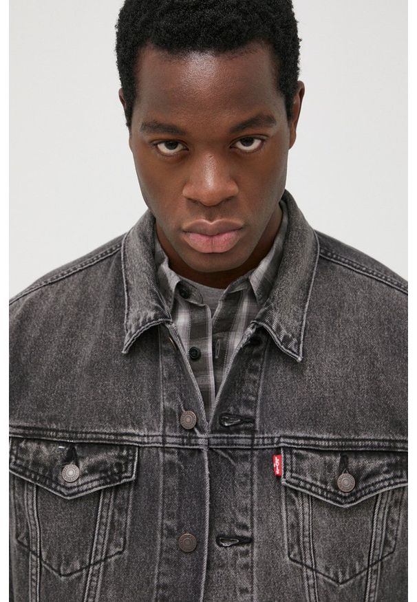 Levi's® - Levi's kurtka jeansowa męska kolor szary przejściowa. Okazja: na spotkanie biznesowe, na co dzień. Kolor: szary. Materiał: jeans. Styl: biznesowy, casual