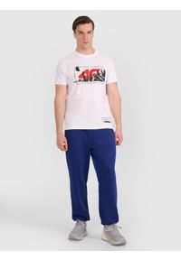 4f - 4F T-shirt regular z nadrukiem siatkarskim męski - biały M. Okazja: na co dzień, do domu. Kolor: biały. Materiał: bawełna, jersey, materiał. Wzór: nadruk. Styl: sportowy, klasyczny, casual