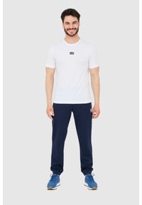 EA7 Emporio Armani - EA7 Biały t-shirt męski z naszywką z logo. Kolor: biały. Wzór: aplikacja #6