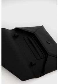 Karl Lagerfeld Kopertówka skórzana kolor czarny. Kolor: czarny. Wzór: nadruk. Materiał: skórzane. Rodzaj torebki: na ramię #3