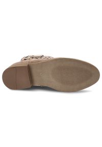 Botki damskie Vinceza, cholewka z materiału ażurowa z zamkiem z boku na płaskiej podeszwie, beżowe, 39997. Okazja: na co dzień. Zapięcie: zamek. Kolor: beżowy. Szerokość cholewki: normalna. Wzór: ażurowy. Materiał: materiał. Sezon: wiosna, lato. Obcas: na płaskiej podeszwie. Styl: casual. Wysokość obcasa: niski #3