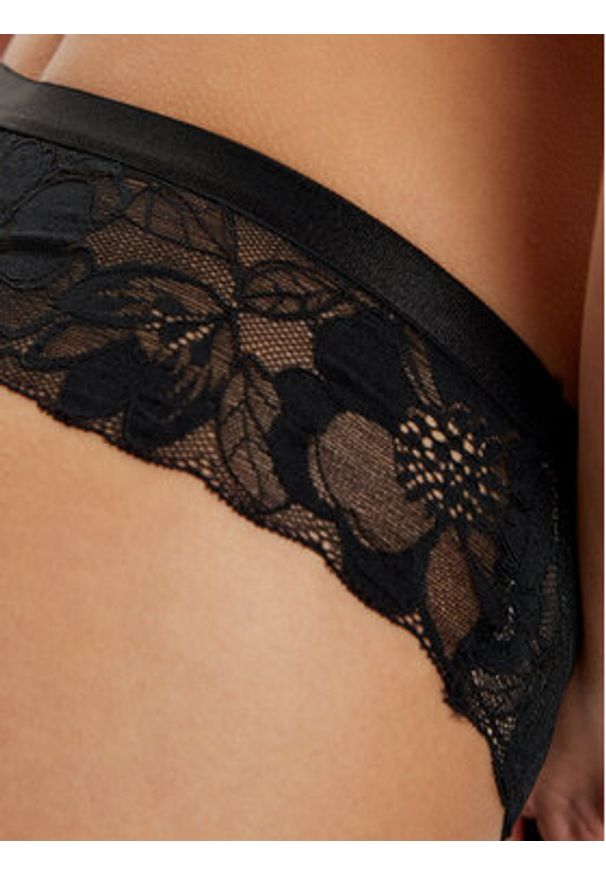 Hunkemöller Stringi Sophia 300460 Czarny. Kolor: czarny. Materiał: syntetyk