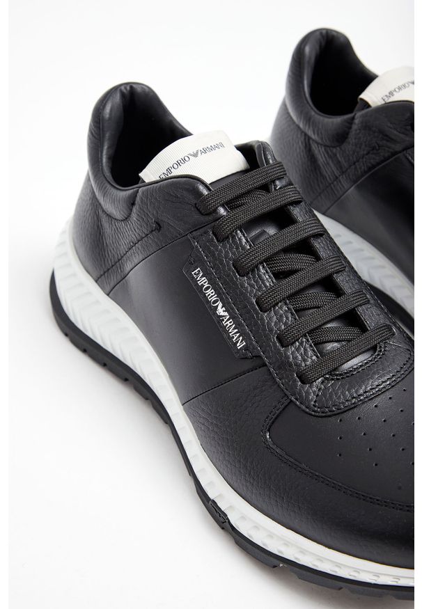Emporio Armani - SNEAKERSY EMPORIO ARMANI. Materiał: skóra. Wzór: nadruk, gładki