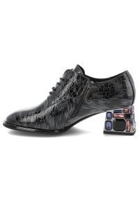 Szare Półbuty Artiker Stylowe Obuwie Damskie Na Obcasie. Okazja: na co dzień. Kolor: szary. Materiał: lakier. Szerokość cholewki: normalna. Wzór: kolorowy, aplikacja. Obcas: na obcasie. Styl: elegancki. Wysokość obcasa: średni #5