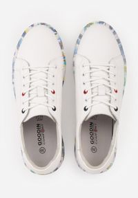 Born2be - Białe Sneakersy ze Skóry Naturalnej z Perforacją i Motywem Piór Riosinda. Okazja: na co dzień, do pracy. Kolor: biały. Materiał: skóra #5