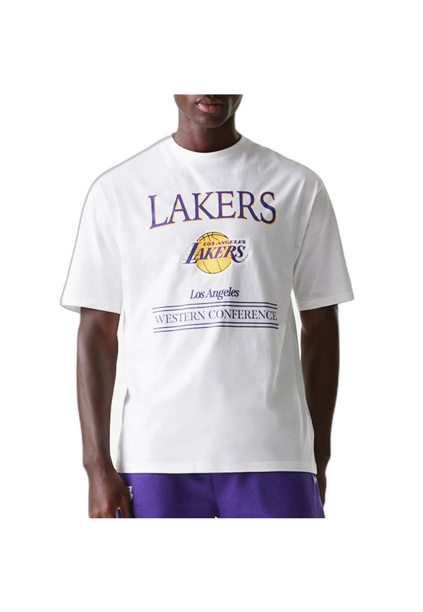 New Era - T-shirt oversize Los Angeles Lakers Team Graphic. Kolor: biały. Sport: koszykówka