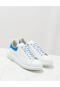 Alexander McQueen - ALEXANDER MCQUEEN - Białe sneakersy. Nosek buta: okrągły. Kolor: biały. Materiał: guma #2