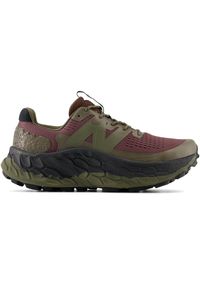 Buty męskie New Balance Fresh Foam X More Trail v3 MTMORNAD – bordowe. Kolor: czerwony. Materiał: guma, syntetyk, materiał. Szerokość cholewki: normalna. Sport: fitness