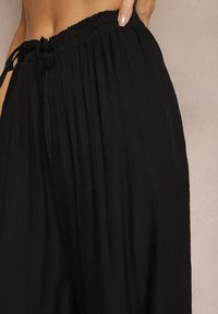 Renee - Czarne Wiskozowe Spodnie Szerokie z Gumką i Sznurkiem w Pasie Tarallia. Okazja: na co dzień. Kolor: czarny. Materiał: wiskoza. Styl: elegancki, casual
