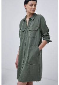 Superdry Sukienka kolor zielony mini prosta. Okazja: na co dzień. Kolor: zielony. Materiał: tkanina, włókno, materiał. Długość rękawa: długi rękaw. Typ sukienki: proste. Styl: casual. Długość: mini #1