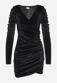 Born2be - Czarna Dopasowana Kopertowa Sukienka z Weluru z Bufiastymi Rękawami Ardell. Typ kołnierza: dekolt w kształcie V. Kolor: czarny. Materiał: welur. Wzór: aplikacja. Typ sukienki: kopertowe. Styl: klasyczny #1