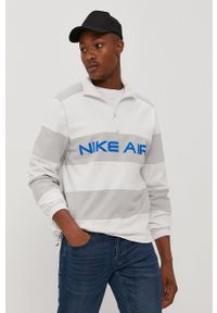 Nike Sportswear Bluza bawełniana męska kolor biały z nadrukiem. Okazja: na co dzień. Kolor: biały. Materiał: bawełna. Długość: krótkie. Wzór: nadruk. Styl: casual
