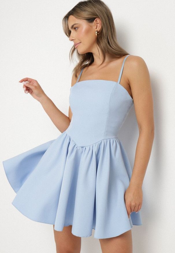 Born2be - Jasnoniebieska Gorsetowa Sukienka z Rozkloszowanym Dołem Lealetia. Typ kołnierza: dekolt gorset. Kolor: niebieski. Długość rękawa: na ramiączkach. Typ sukienki: gorsetowe
