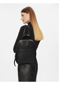 Calvin Klein Plecak Ck Must Dome Backpack_Epi Mono K60K611442 Czarny. Kolor: czarny. Materiał: skóra
