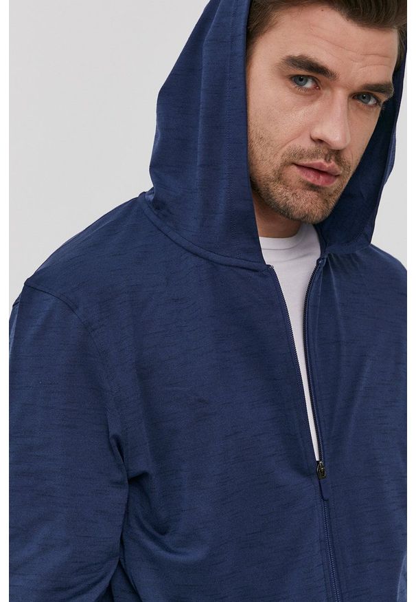 Nike Bluza męska kolor granatowy z kapturem gładka. Okazja: na co dzień. Typ kołnierza: kaptur. Kolor: niebieski. Wzór: gładki. Styl: casual