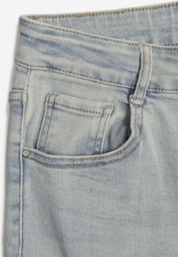 Renee - Jasnoniebieskie Szerokie Jeansy High Waist Lanosisa. Okazja: na co dzień. Stan: podwyższony. Kolor: niebieski. Styl: elegancki, casual