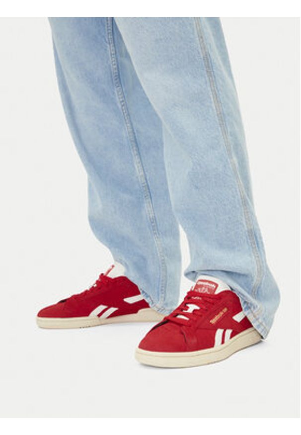 Reebok Sneakersy EO-CLUB C GROUNDS UK 100228139 Czerwony. Kolor: czerwony. Materiał: zamsz, skóra. Model: Reebok Club