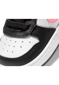 Buty Nike Court Borough Mid2 (TDV) Jr CD7784-005 białe. Kolor: biały. Materiał: materiał, syntetyk, skóra. Szerokość cholewki: normalna. Model: Nike Court #7