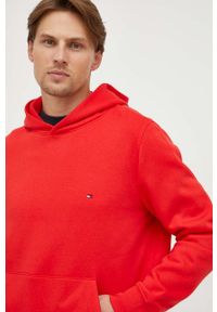 TOMMY HILFIGER - Tommy Hilfiger bluza męska kolor pomarańczowy z kapturem gładka. Typ kołnierza: kaptur. Kolor: czerwony. Wzór: gładki #3