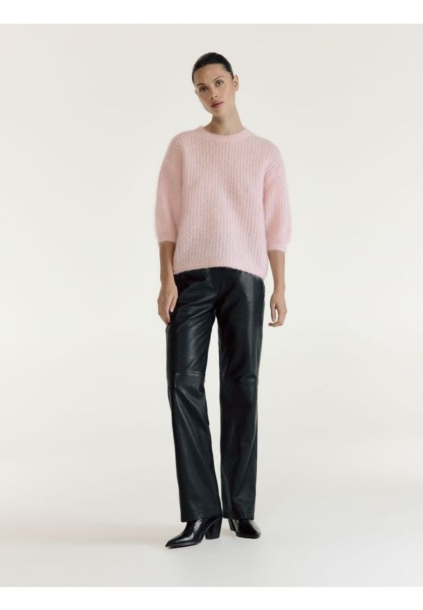 Reserved - Sweter z wełną - pastelowy róż. Kolor: różowy. Materiał: wełna