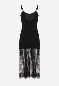 Born2be - Czarna Prążkowana Sukienka Koktajlowa Ozdobiona Koronką Sonalitea. Kolor: czarny. Materiał: prążkowany, koronka. Wzór: koronka, aplikacja. Styl: wizytowy #2